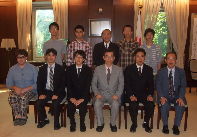 化学オリンピック日本代表　在アメリカ合衆国日本国大使　集合写真